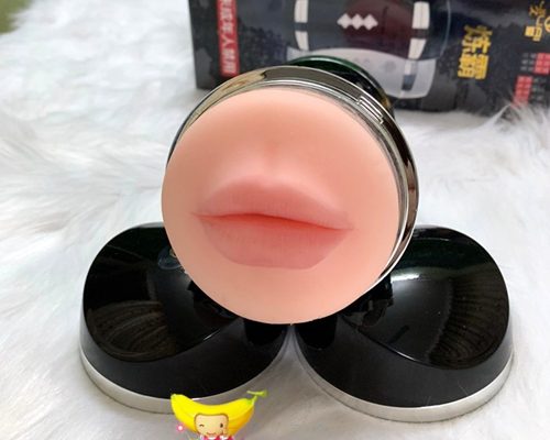 Tạo hình với đôi môi chúm chím gợi cảm Tạo hình với đôi môi chúm chím gợi cảm