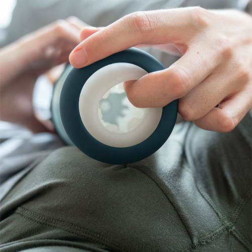 Miệng ống mềm mại ôm vừa khít cậu nhỏ