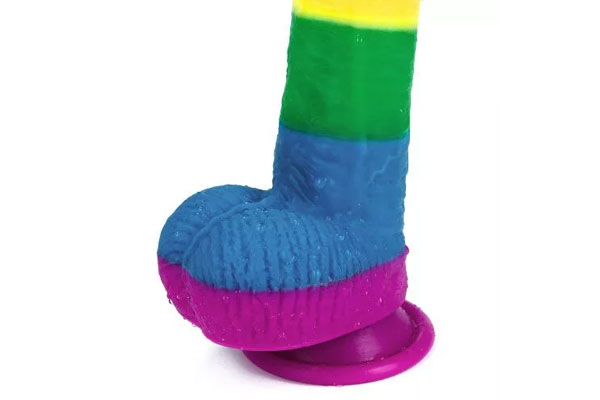 Với những đường gân được thiết kế giống thật, giúp tăng khoái cảm khi tự sướng