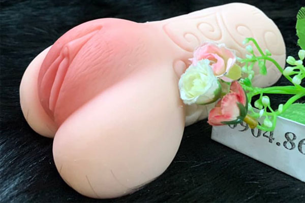 Gò mu được thiết kế nhô cao quyến rũ Gò mu được thiết kế nhô cao quyến rũ