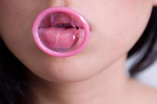 Sử dụng bao đúng cách để đảm bảo an toàn trong suốt quá trình mây mưa Sử dụng bao đúng cách để đảm bảo an toàn trong suốt quá trình mây mưa