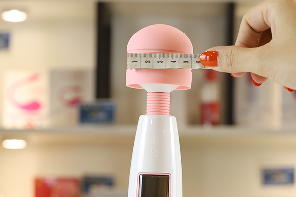Kích thước đầu chày massage với đường kính khoảng 5cm Kích thước đầu chày massage với đường kính khoảng 5cm