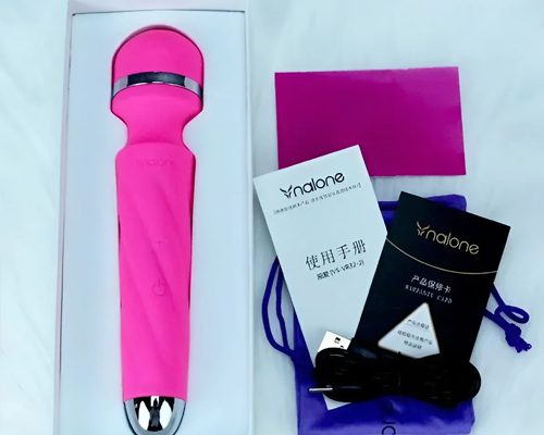 Hộp sản phẩm bao gồm: máy massage, cáp sạc USB, túi đựng cao cấp và sách hướng dẫn chi tiết,