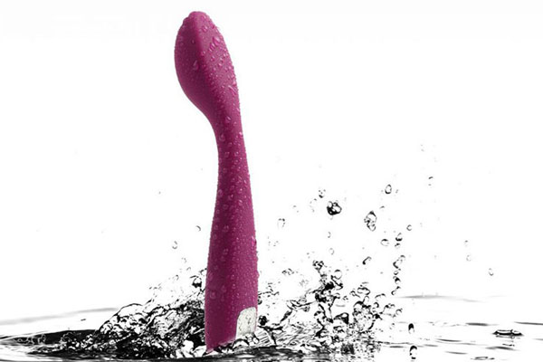 Tính năng kháng nước vượt trội, nên chị em nhiều nước không cần e ngại Tính năng kháng nước vượt trội, nên chị em nhiều nước không cần e ngại