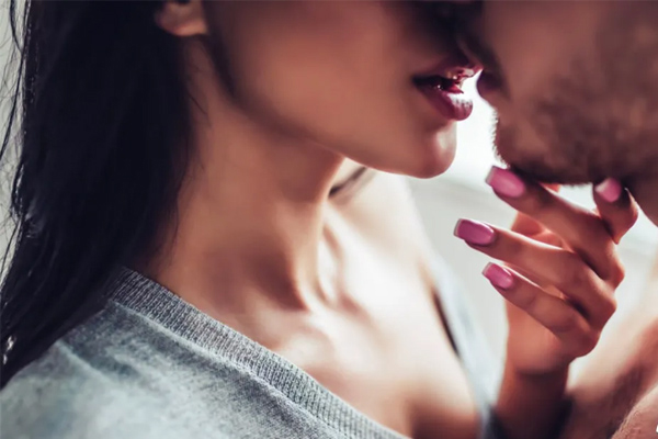 Đá lưỡi có bầu không? Câu trả lời là không Đá lưỡi có bầu không? Câu trả lời là không