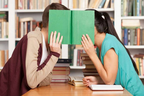 Quan hệ tình dục quá sớm cũng là nguyên nhân thường thấy. Quan hệ tình dục quá sớm cũng là nguyên nhân thường thấy.