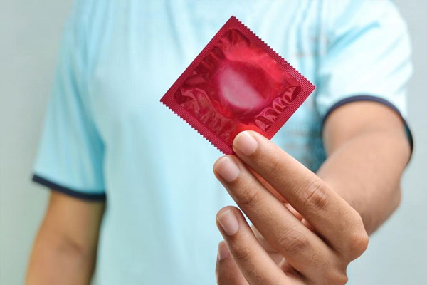 Sử dụng bao cao su để kéo dài thời gian quan hệ. Sử dụng bao cao su để kéo dài thời gian quan hệ.
